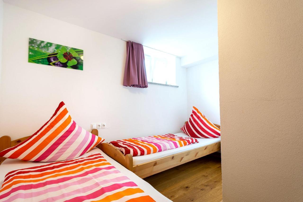 Alpen-Hostel - Apartment Talstation Mit Motorradvermietung Меммінген Екстер'єр фото