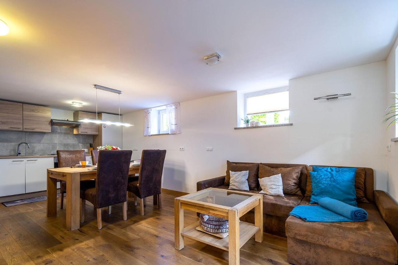 Alpen-Hostel - Apartment Talstation Mit Motorradvermietung Меммінген Екстер'єр фото