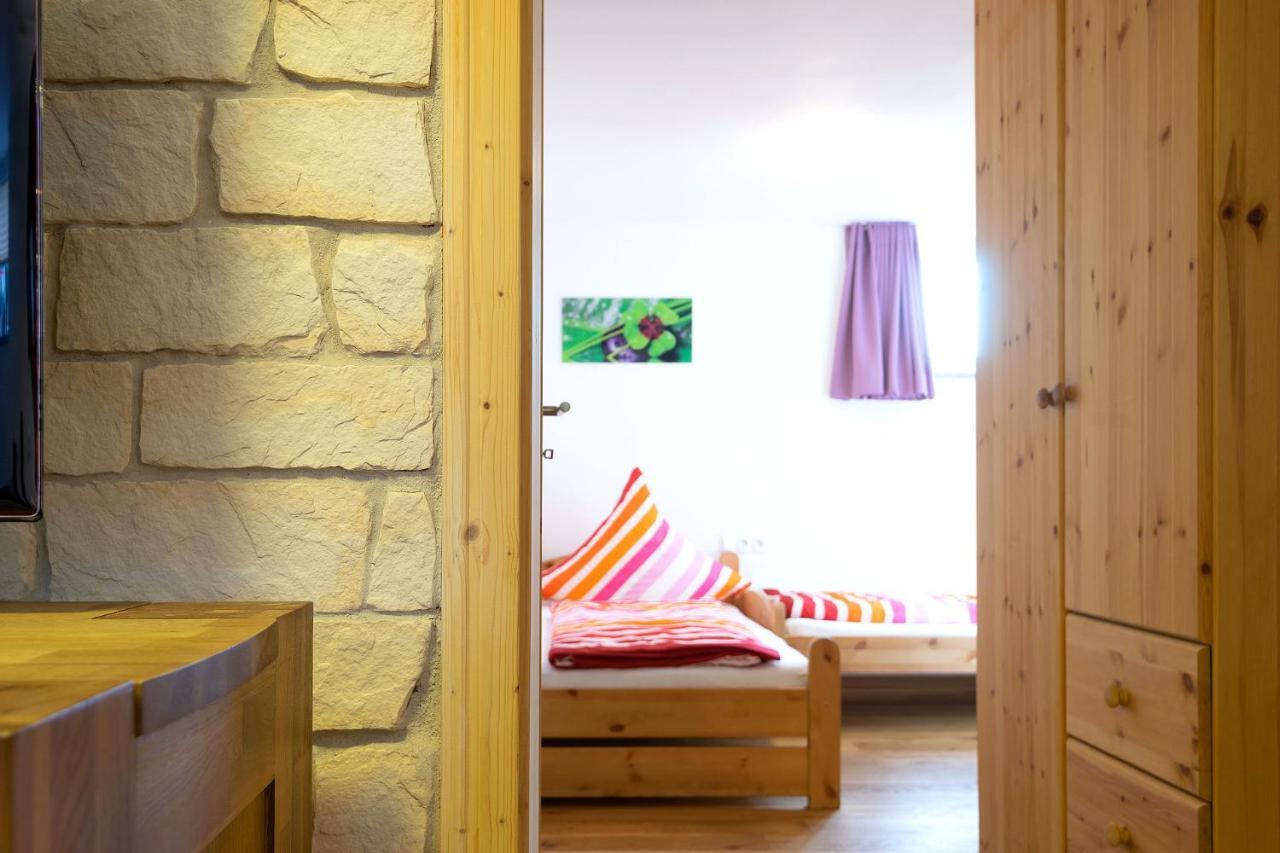 Alpen-Hostel - Apartment Talstation Mit Motorradvermietung Меммінген Екстер'єр фото