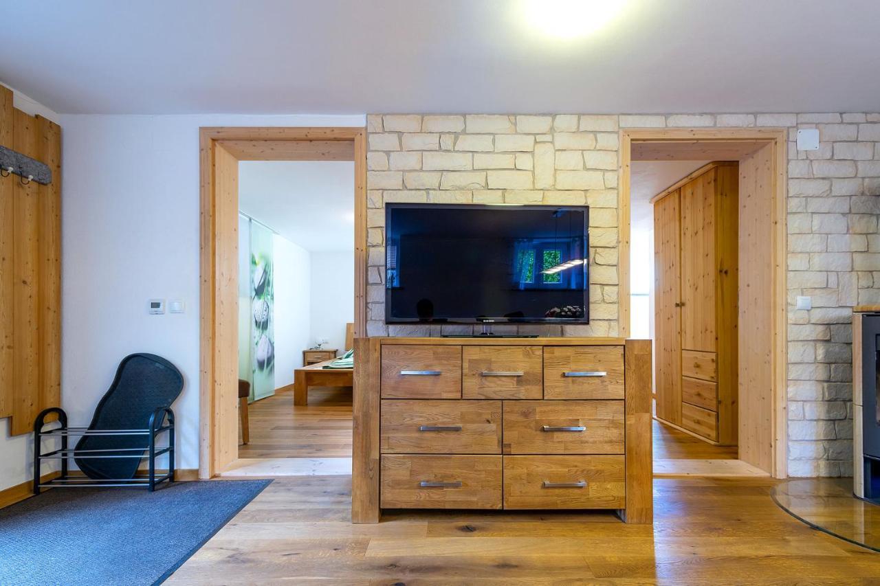 Alpen-Hostel - Apartment Talstation Mit Motorradvermietung Меммінген Екстер'єр фото